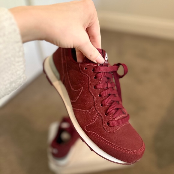 Nike Burgundy Suede with Wolf Grey heel clip. - Picture 3 of 8